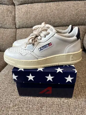 AUTRY 오토리 MEDALIST 스니커즈 36