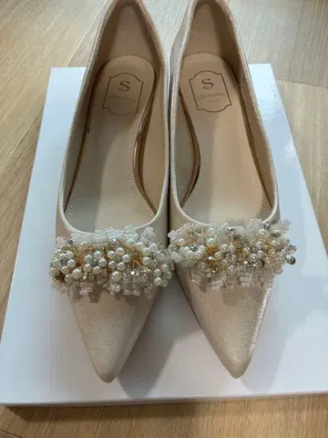 웨딩 슈즈 비즈 장식 아이보리 스틸레토 펌프스