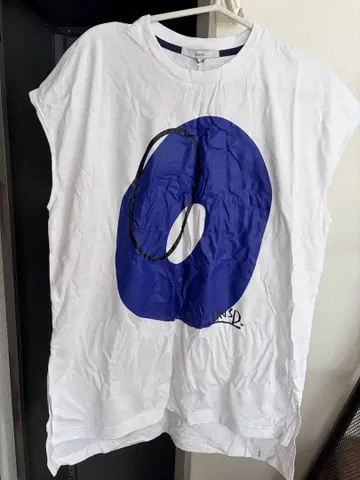 [택 포함] un3d 서클 그래픽 티셔츠