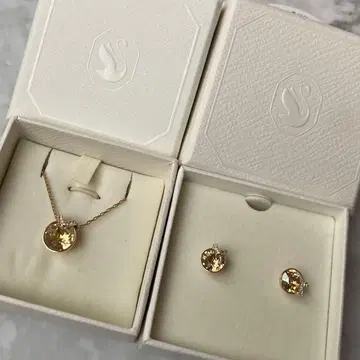 스와로브스키 Bella V 펜던트 귀걸이 세트