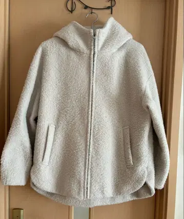 [새상품급] 로페피크닉 아이보리 후드 부착 자켓