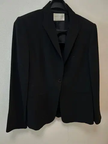 싱글 버튼 블랙 자켓