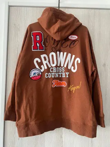 RODEO CROWNS 브라운 후드티
