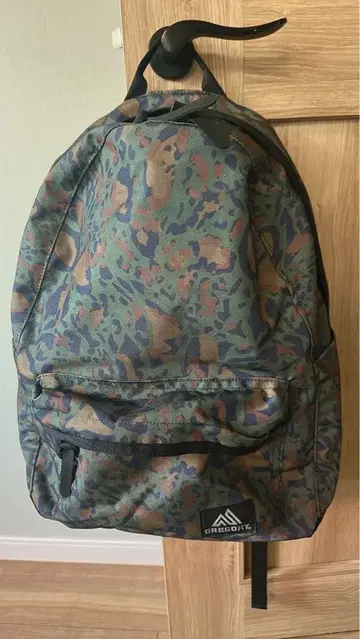 GREGORY 릴랙스데이 밀리터리 레오파드 캐주얼 백팩