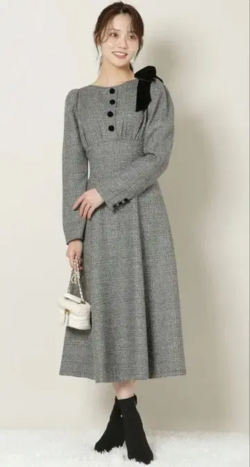 윌 셀렉션 현행 상품 아지메 리본 보트넥 플레어 원피스