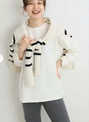 [ 새상품 ] IENA 라운드 테일 롱 풀오버 화이트 일본제