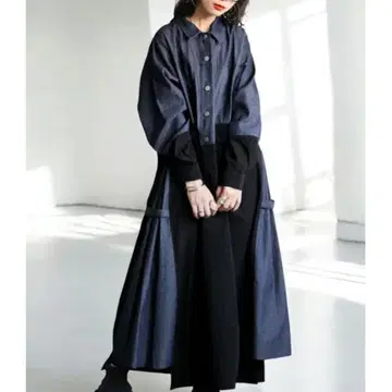 안티카 이소재 절개 데님 셔츠 원피스