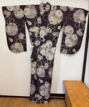 보라색 꽃무늬 코몬 기모노