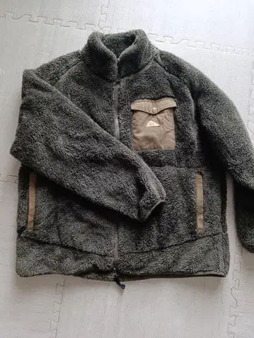 카키 플리스 자켓 프론트 포켓 부착