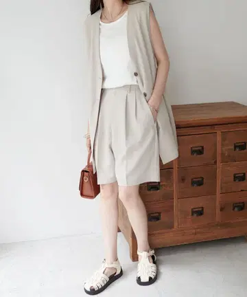 Discoat 베이지 베스트 숏팬츠 셋업 사이즈 F