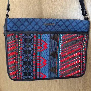 Desigual 다채로운 기하학 패턴 숄더백