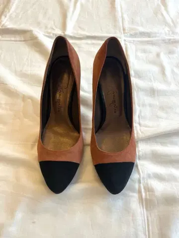 긴자 카네마츠 펌프스 바이컬러 스웨이드 22.5 핑크 x 블랙