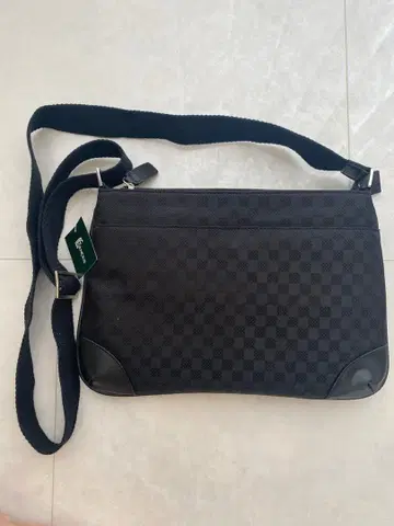 블랙 체크 무늬 숄더백