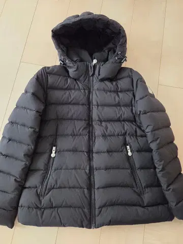 PYRENEX 후드 부착 다운 자켓 블랙