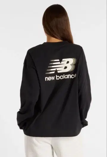 NB new balance 그래픽 롱 슬리브 티셔츠