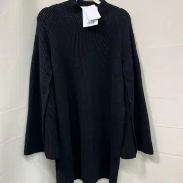 apuweiser-riche 새상품 리브 니트 긴팔 블랙