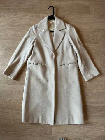 라이트 베이지 체스터 코트