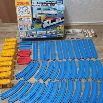 프라레일 역과 이어지는 프라키즈 레일 세트