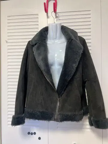 larmoire de luxe 페이크 무스탕 자켓 그레이