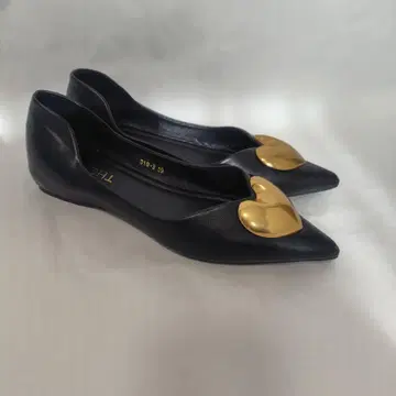 하트 모티브 플랫 펌프스 더욘 THE YON