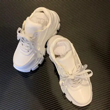 화이트 통굽 스니커즈