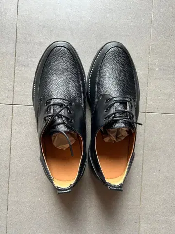 [ 박스 있음 ] WYM 블랙 가죽 통굽 드레스 신발