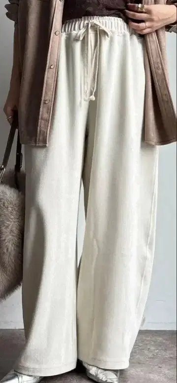 새상품 DOU.DOU 헤링본 코듀로이 이지 팬츠