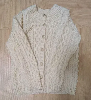 아이보리 케이블 니트 가디건