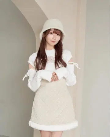 로제 뮤즈 니트 cut out lace point knit tops