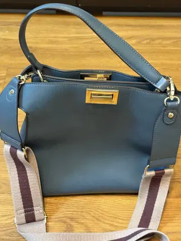 다크 블루 숄더백 캔버스 스트랩