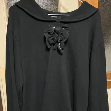 INGEBORG 블랙 세일러 카라 긴팔 셔츠