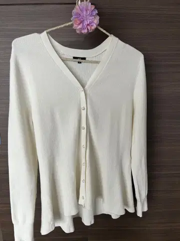 PLST 화이트 V넥 페를람 가디건 S