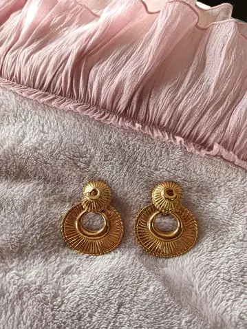 모네 골드 라운드 귀걸이