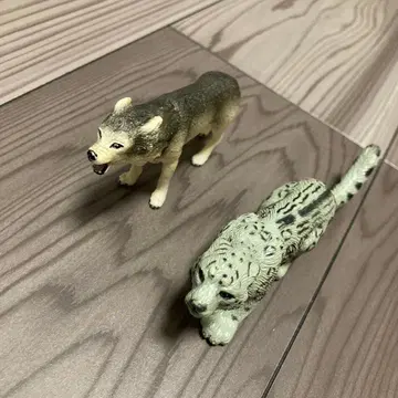 늑대와 화이트 타이거 피규어 세트