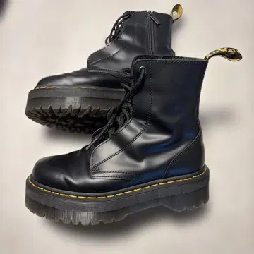 닥터마틴 통굽 부츠 EU39