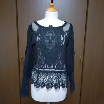 라벨 에튀드 튤&레이스 블라우스