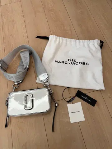 MARC JACOBS 마크제이콥스 더 스냅샷 실버 메탈릭