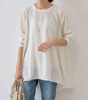 비어즐리 뒷면 드레이프 T 블라우스 Free