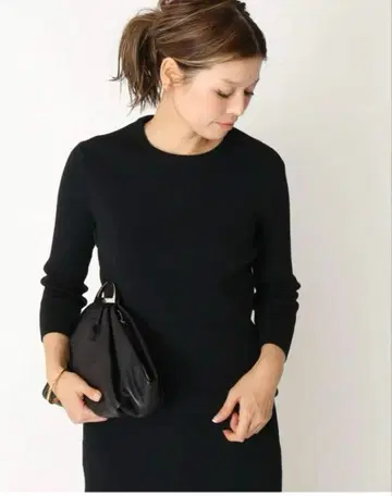 두지엠 클라세 Journey 리브 크루넥 풀오버 블랙