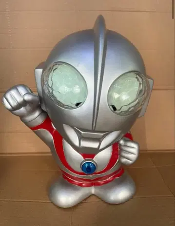 울트라맨 피규어 실버 레드