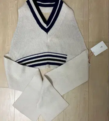 6(ROKU) 크리켓 홀터넥 니트