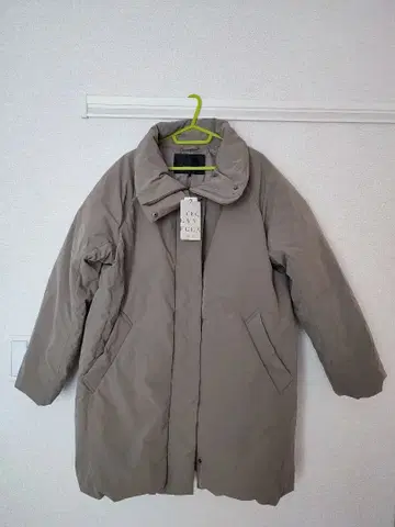 [ YECCA VECCA ] 충전솜 미들 기장 스탠드 코트