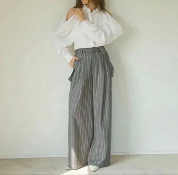 cygne 오픈 숄더 블라우스 Antoin 0