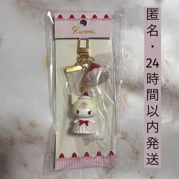 산리오 딸기 휘핑 케이크 쿠로미 키링 마스코트