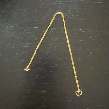 하트형 참 포함 목걸이