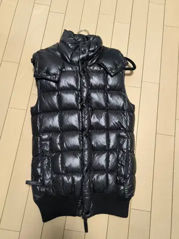 AKM DUVETICA 다운 베스트 S 블랙