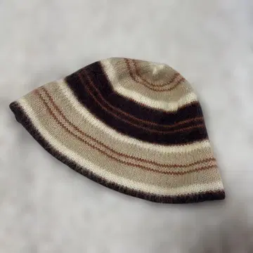 로버트 맥키 니트 모자