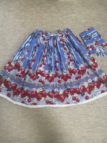 베이비 딸기 무늬 무릎 기장 스커트