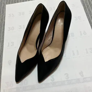 [ 새상품급 ] EIZO 에이조 V컷 펌프스 천연 가죽 블랙 23.5cm