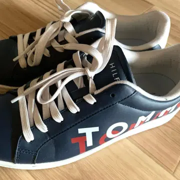 타미힐피거 스니커즈